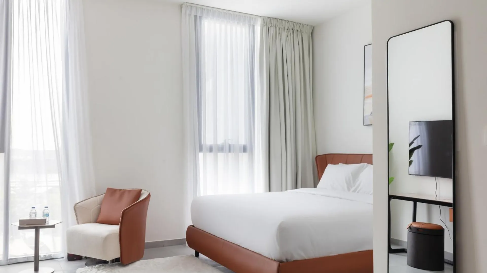 Apartment Sahab - Hermes Leather Home Sharjah United Arab Emirates