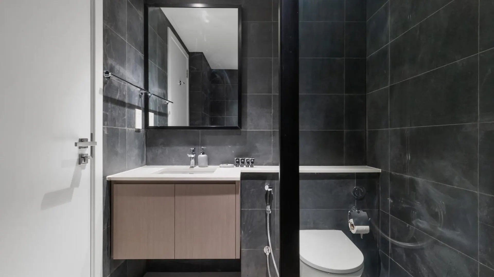 Sahab - Hermes Leather Home Sharjah Apartment